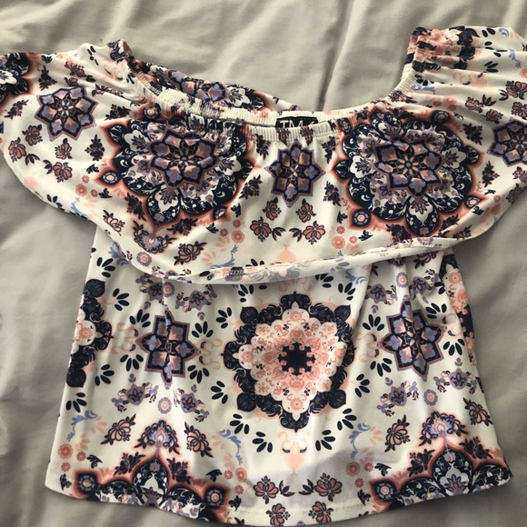 Off the shoulder crop top - Picture 1 of 2